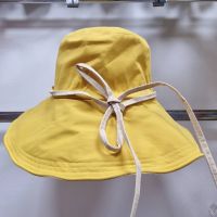 Красива дамска шапка с панделка в модерни нежни цветове, снимка 2 - Шапки - 45659737