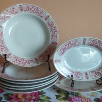 Български порцеланови чинии Китка - Неупотребявани , снимка 1 - Сервизи - 45099418