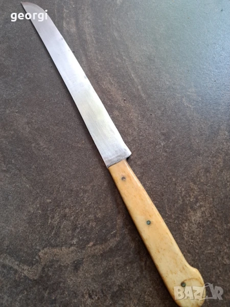 стар нож с чирени от кост, снимка 1