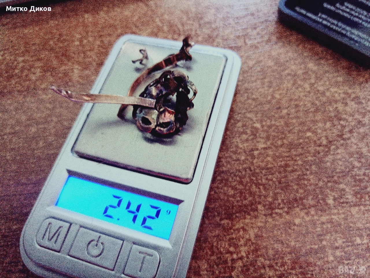 част от златен пръстен с камък за материал 8 карата- 2.95 грама, снимка 1