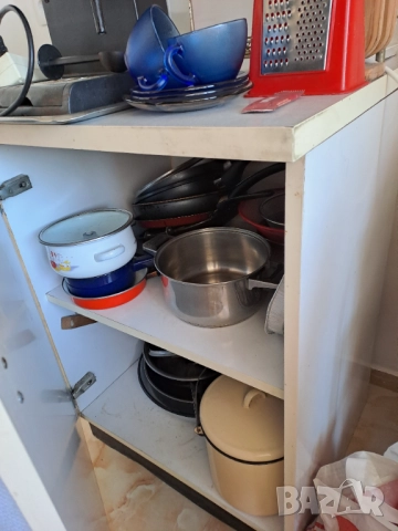 Кухненски бял шкаф в гр.София, снимка 3 - Шкафове - 47234832