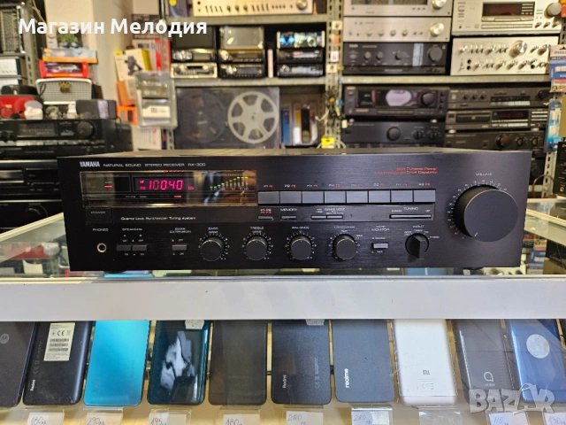 Ресийвър Yamaha RX-300 Две по 75 вата.  В отлично техническо и визуално състояние.