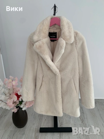 Пухено палто в размер XS, снимка 9 - Палта, манта - 53018959