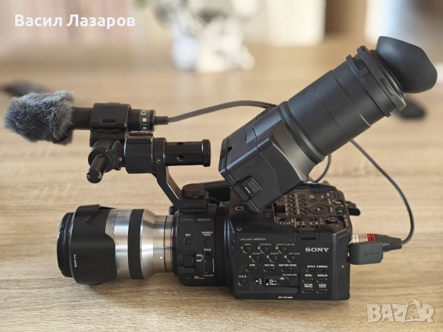 Видео камера SONY NEX-FS700E с обектив SONY SEL18 200 E-MOUNT, снимка 2 - Камери - 52720609