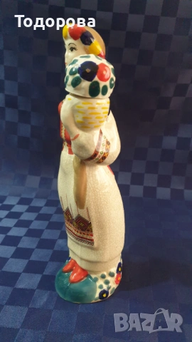 Порцеланов декантер -Украинка, снимка 6 - Антикварни и старинни предмети - 54006713