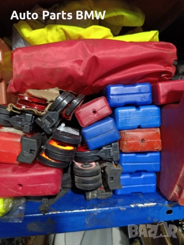 Триъгълник BMW Светоотразителен триъгълник БМВ, снимка 2 - Части - 52102255