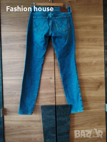Дамски дънки Wrangler , снимка 4 - Дънки - 52829879