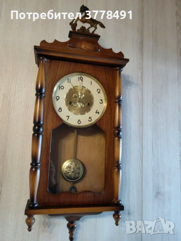 Красив, старинен часовник