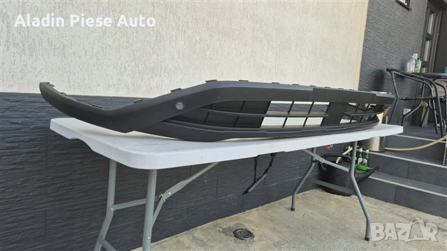 Долна решетка предна броня Ford Transit Custom година 2023 2024 2025 код PZ31R17757A, PZ31-R17757-A, снимка 3 - Аксесоари и консумативи - 51273975