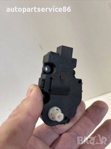 Мотор за клапа на парно преден за Mercedes W212 (2012) K9749006, снимка 3 - Части - 53987682