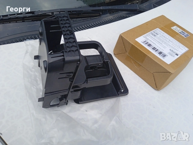 Поставка/стойка за чаши VW Golf 5/Tauran , снимка 3 - Аксесоари и консумативи - 53877152