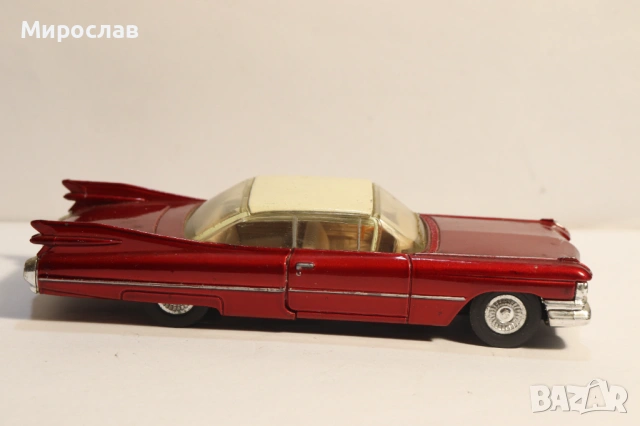 1:43 DINKY MATCHBOX CADILLAC КОЛИЧКА МОДЕЛ, снимка 5 - Колекции - 53378176