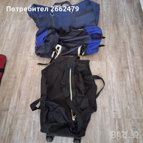 Продавам пътна чанта на колелца.