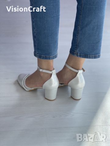 Елегантност с блясък: Изчистени дамски затворени сандали с ток и бляскав акцент, снимка 3 - Сандали - 45217563