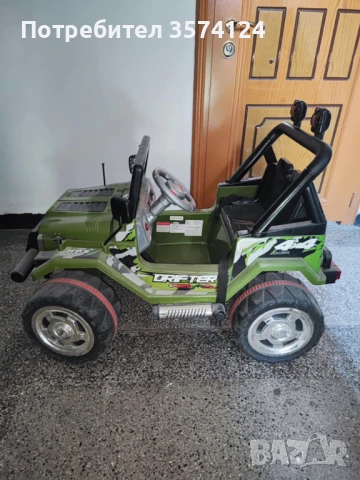 Джип за дете до 4-5год. С батерия  ,няма нищо счупено,има и музика ,каран е много малко , снимка 3 - Детски велосипеди, триколки и коли - 50637622