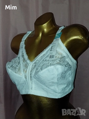 BODYWEAR 100 C Ретро бял дантелен сутиен без банели , снимка 5 - Бельо - 53377187