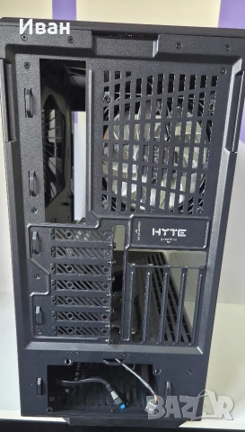 Кутия Hyte y40 Black, снимка 6 - Други - 53985846