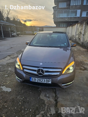 Mercedes B180 *КОЖА *ПОДГРЕВ *DISTRONIC * Park asist* Android auto&Carplay * KAMERA