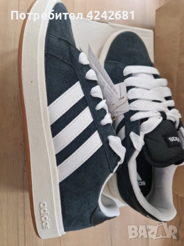 Нови оригинални кецове Adidas No.43 с подарък, снимка 5 - Кецове - 53574431
