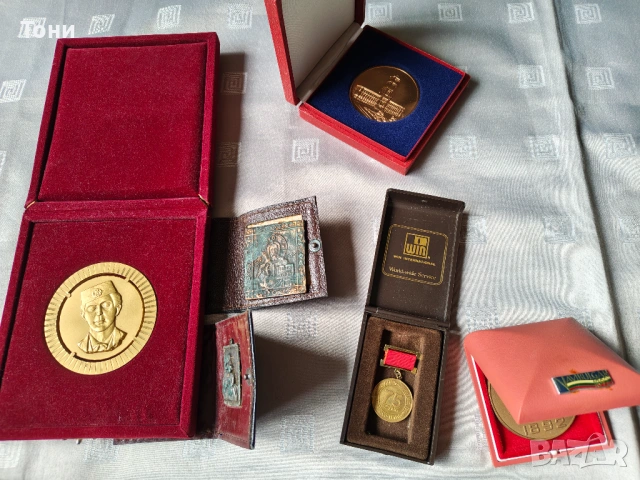 Колекция значки и медали (СССР, НРБ, ГДР) , снимка 9 - Нумизматика и бонистика - 54284157