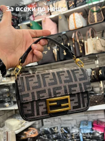 Fendi Дамска Чанта - 18 х 10 см. Мини Код D1757, снимка 10 - Чанти - 48938734