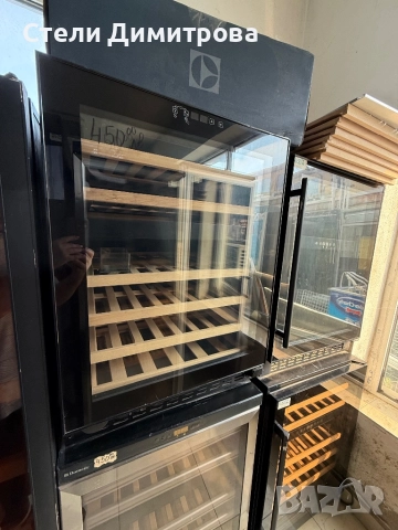 Хладилна витрина за вино /нова,две зони,60/80/60/