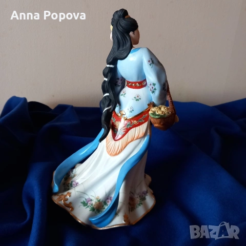 Порцеланова статуетка на Лена Лиу Chrysanthemum princess , снимка 2 - Статуетки - 54091264