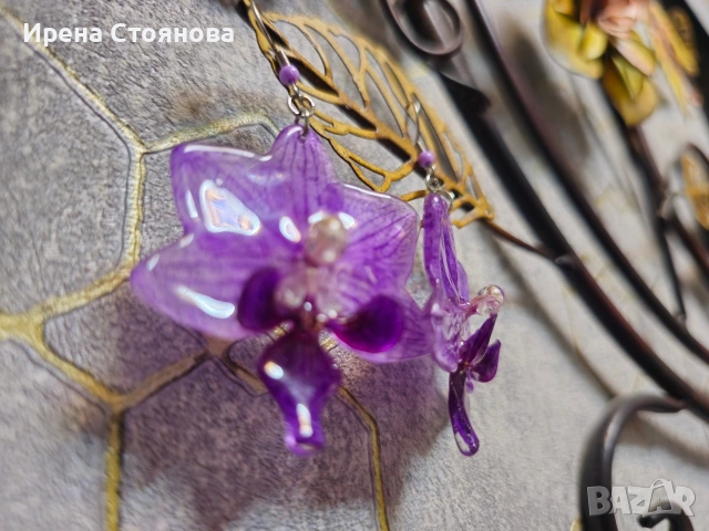 "Purple Orchid" Тези изящни обеци съдържат истинска мини орхидея в красиви розово-лилави нюанси, снимка 8 - Обеци - 53870061