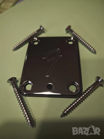 Плочка (Neck Plate)  F Logo във '70s Vintage стил с 5 дупки, снимка 2 - Китари - 51049507