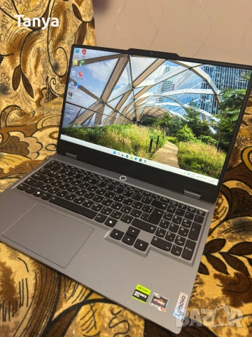 Геймърски лаптоп Lenovo LOQ – като нов!
