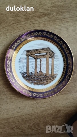 	Красива порцеланова чиния от Испания.