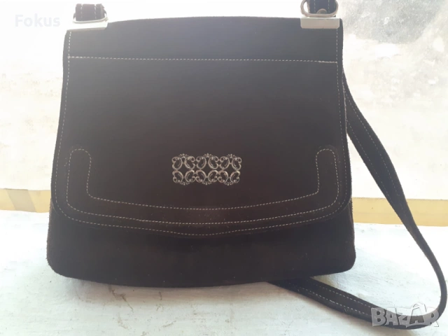 Много качествена и красива дамска чанта от естествен набук