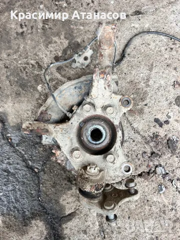 Шенкел главина предна ляв за Тойота Аурис. 1.6Vvti. 132кс. 2011г., снимка 3 - Части - 50419353