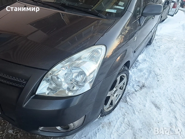 Тойота Корола Версо 2.2 136кс 2009г, снимка 2 - Автомобили и джипове - 53585132