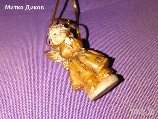керамична малка фигурка момиче със златна носия Н-51мм на 25х20мм, снимка 2 - Декорация за дома - 45360455