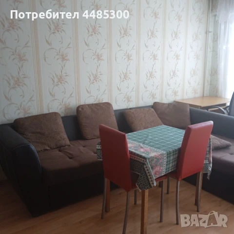 Тристаен обзаведен апартамент готов за живеене работещ асансьор отремонтиран покрив , снимка 1