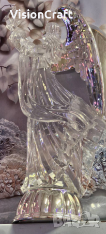 Декоративна стъклена фигура Ангел - със сребриста стойка и сребристи ангелски криле. Размер: 18см, снимка 2 - Статуетки - 44974374