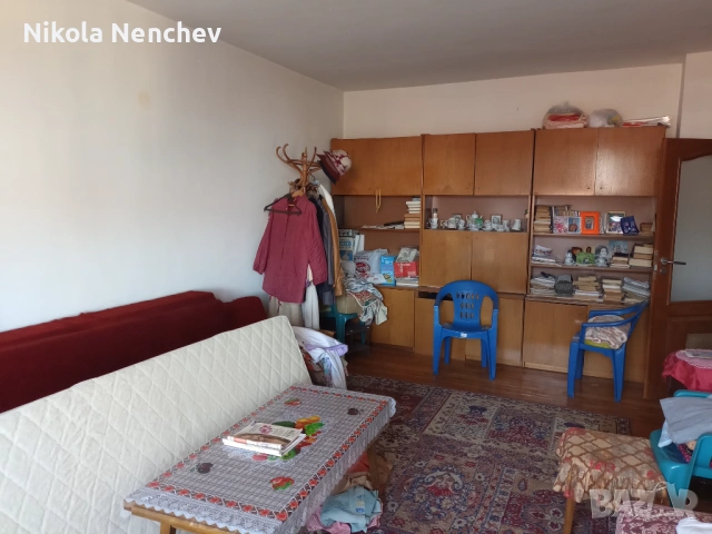 Продавам четиристаен апартамент в центъра на град Шумен 