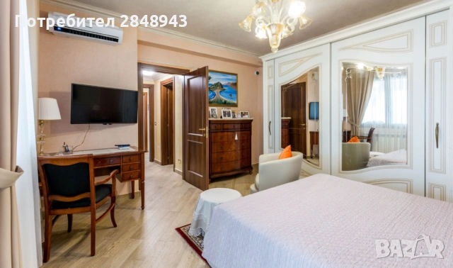 Тристаен апартамент в Център, снимка 3 - Апартаменти - 53935615