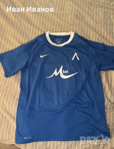 Търся тези фланелки на Левски