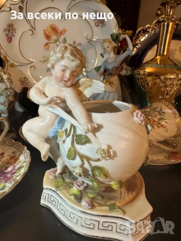 Sitzendorf Germany  Circa 1904 - “Вазата с херувима” Код P1724