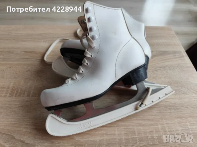 Дамски / детски Кънки за лед, естествена кожа, фигурно пързаляне номер 35, снимка 5 - Зимни спортове - 50778835