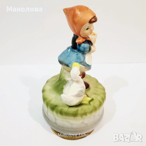 Винтидж музикална кутия в стил Hummel, снимка 4 - Колекции - 53449316