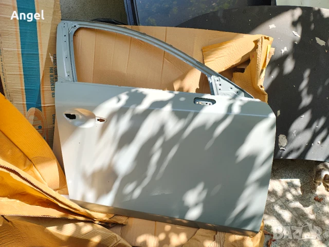 Врата предна дясна за Mazda 3 Седан 2019- Чисто нова, снимка 2 - Части - 51135671