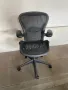 Ергономичен офис стол Herman Miller Aeron classic size B, снимка 1