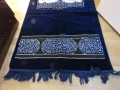 турско молитвено килимче, килимче за молитва за Намаз черен  фон с красиви флорални мотиви османски , снимка 3