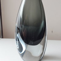 Стара авторска ваза от стъкло фирма Kosta Boda, снимка 5 - Вази - 44978274