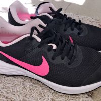 Продавам дамски маратонки Nike, снимка 1 - Маратонки - 45280483
