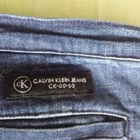 Оригинални къси дамски дънки 3/4 Calvin Klein (S) в отлично състояние, снимка 5 - Къси панталони и бермуди - 45467632