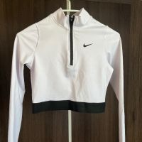 Къса дамска блуза Nike, снимка 1 - Блузи с дълъг ръкав и пуловери - 45400206